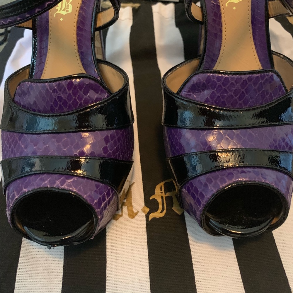 LAMB Pumps - Picture 7 of 11